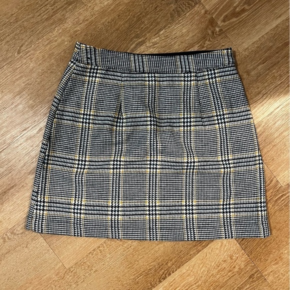 ABERCROMBIE AND FITCH PLAID SKIRT SIZE SMALL - Picture 3 of 3
